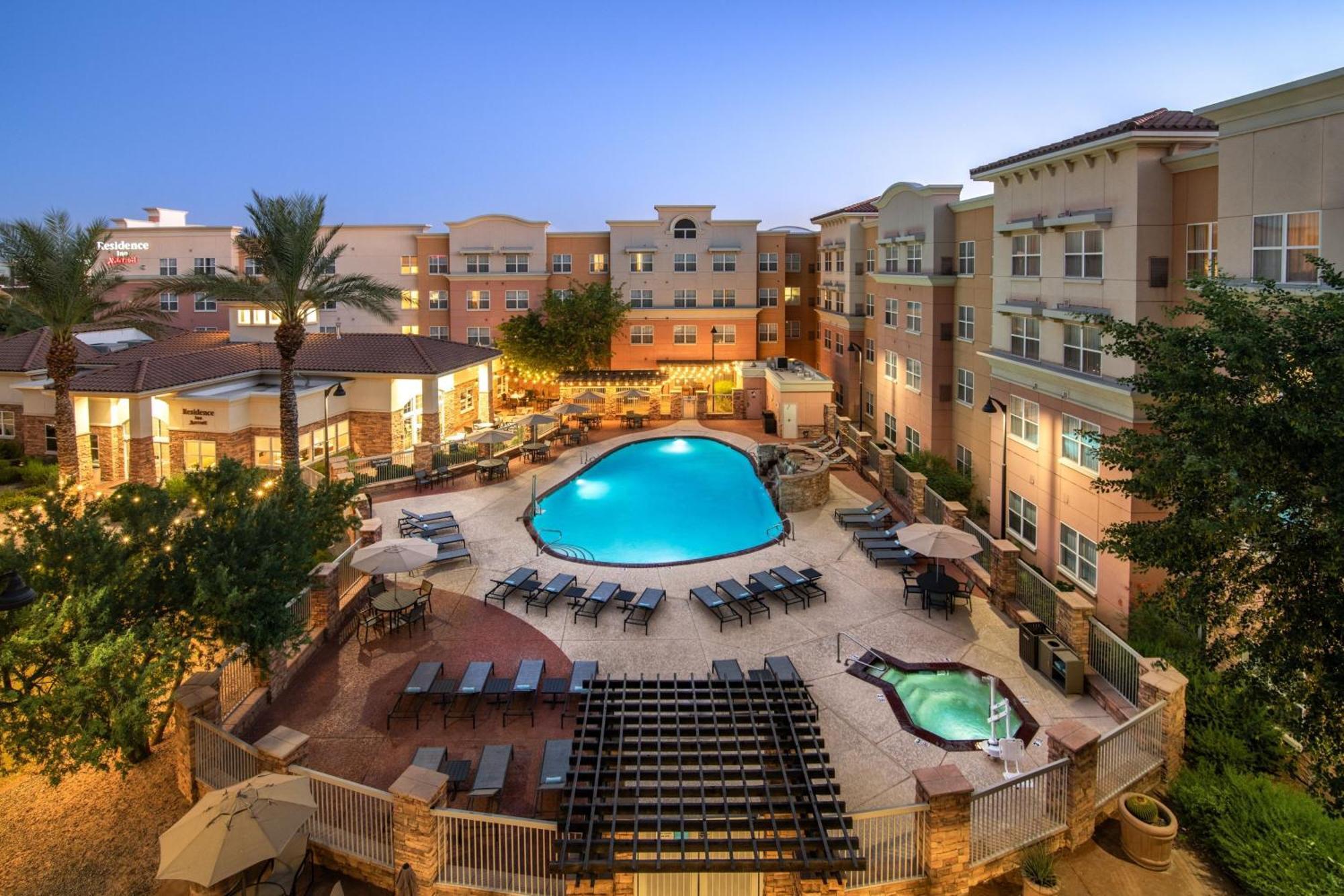 Residence Inn Phoenix Glendale Sports & Entertainment District מראה חיצוני תמונה